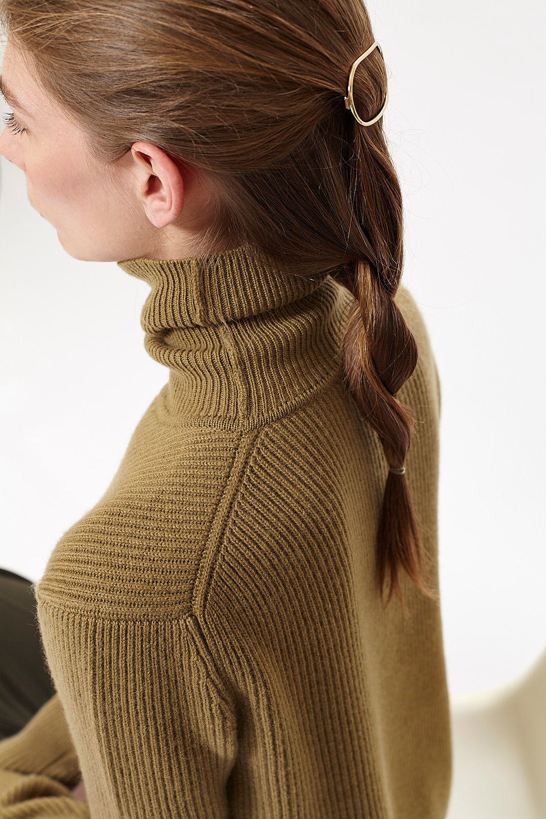 Roll Neck Crop Cashmere Sweater - Algae