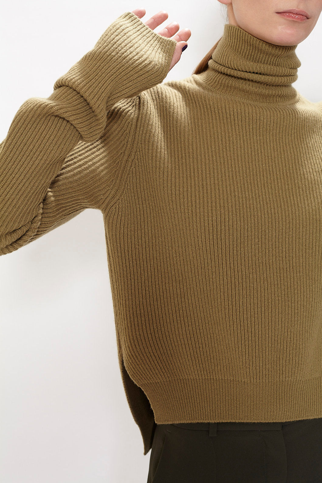 Roll Neck Crop Cashmere Sweater - Algae